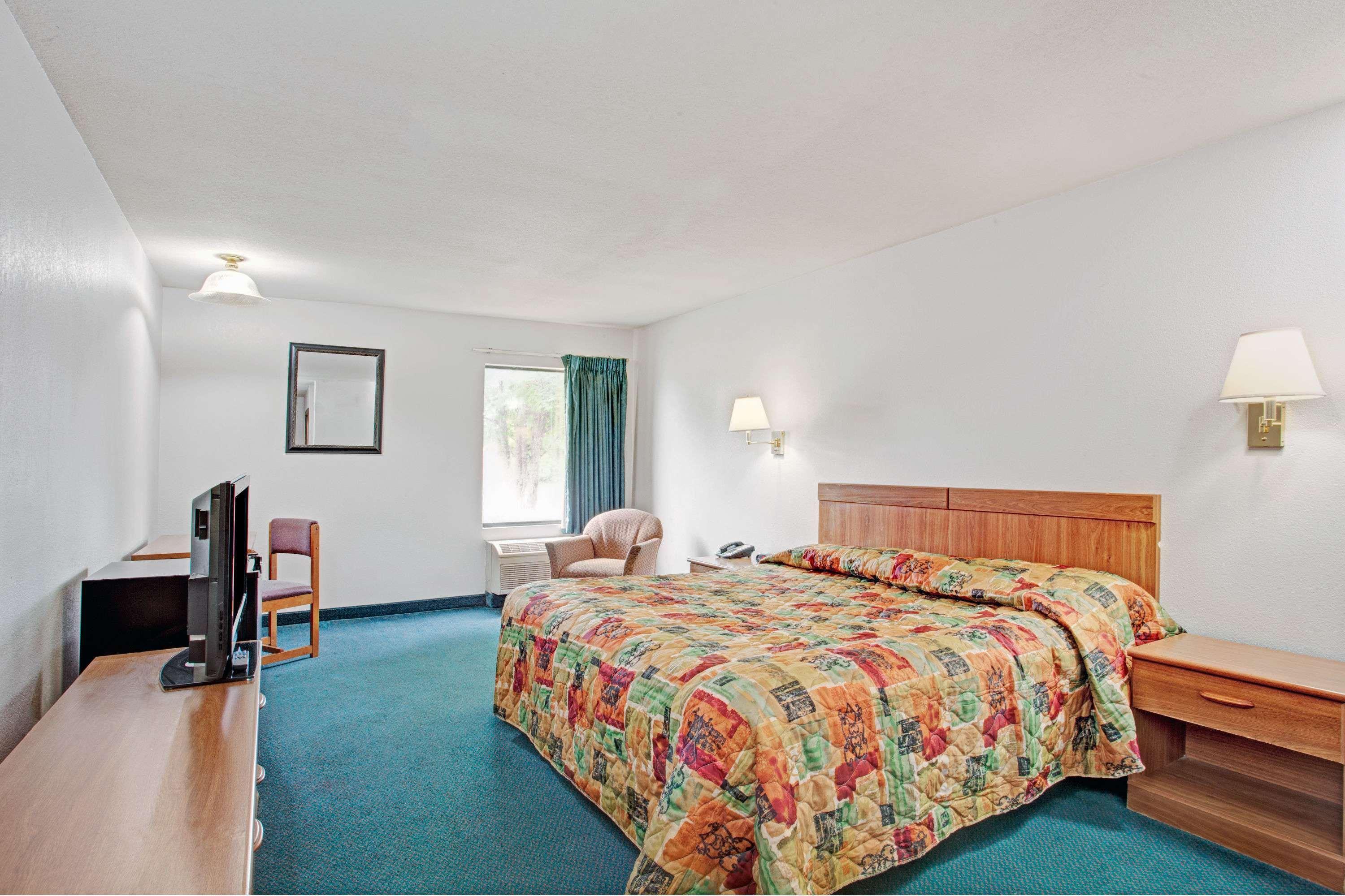 Super 8 By Wyndham Olive Branch Hotel Exterior photo