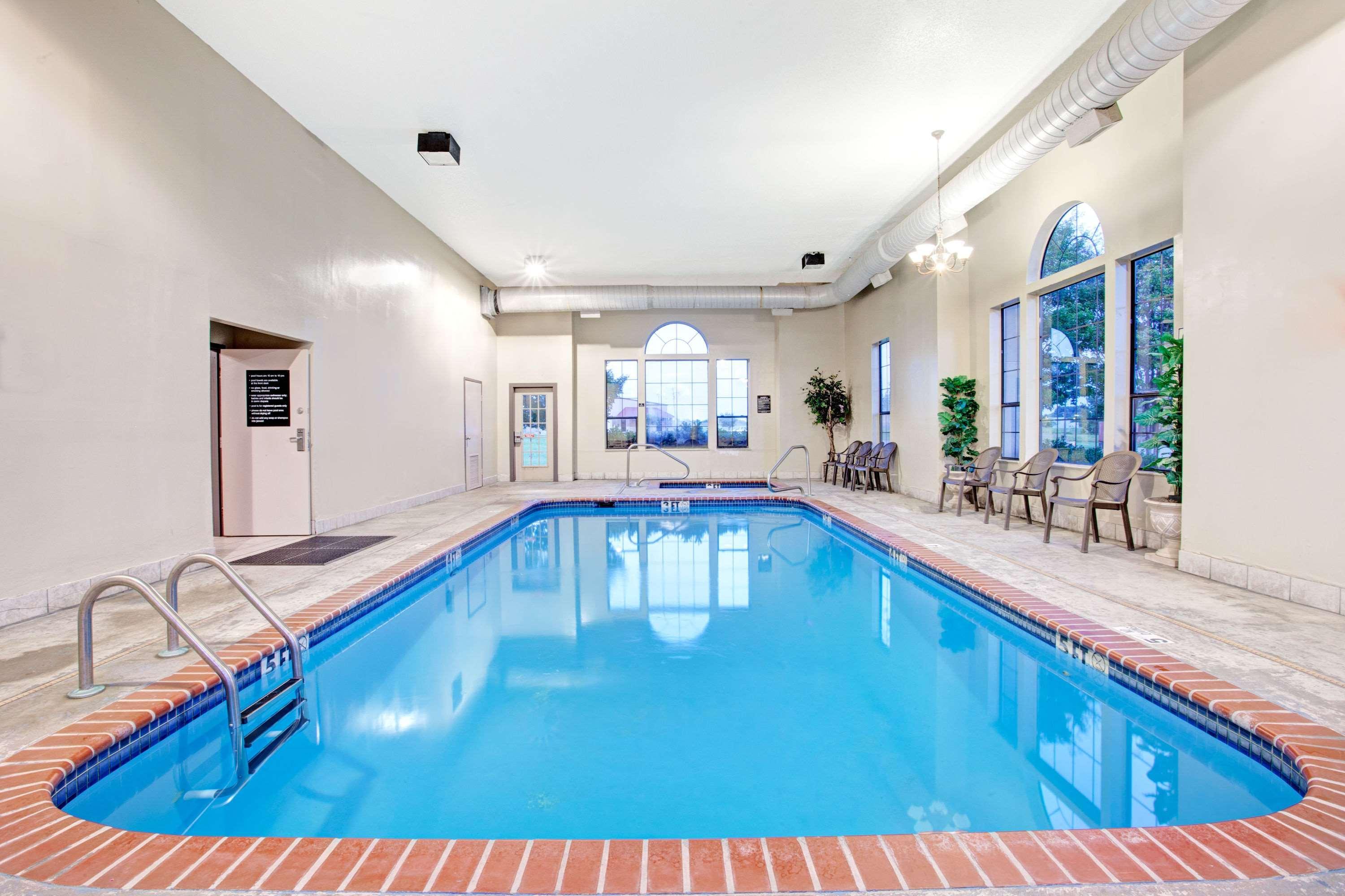 Super 8 By Wyndham Olive Branch Hotel Exterior photo