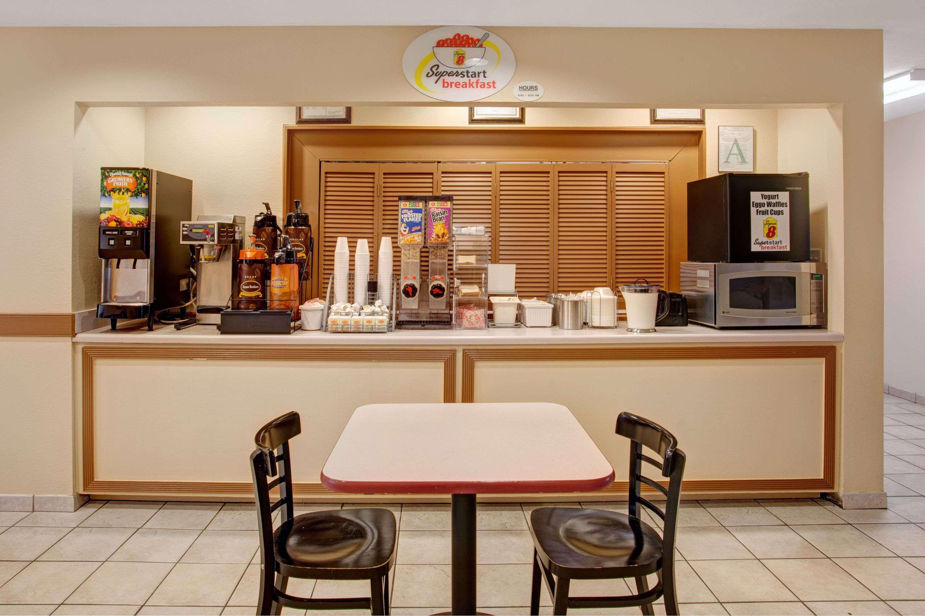 Super 8 By Wyndham Olive Branch Hotel Exterior photo