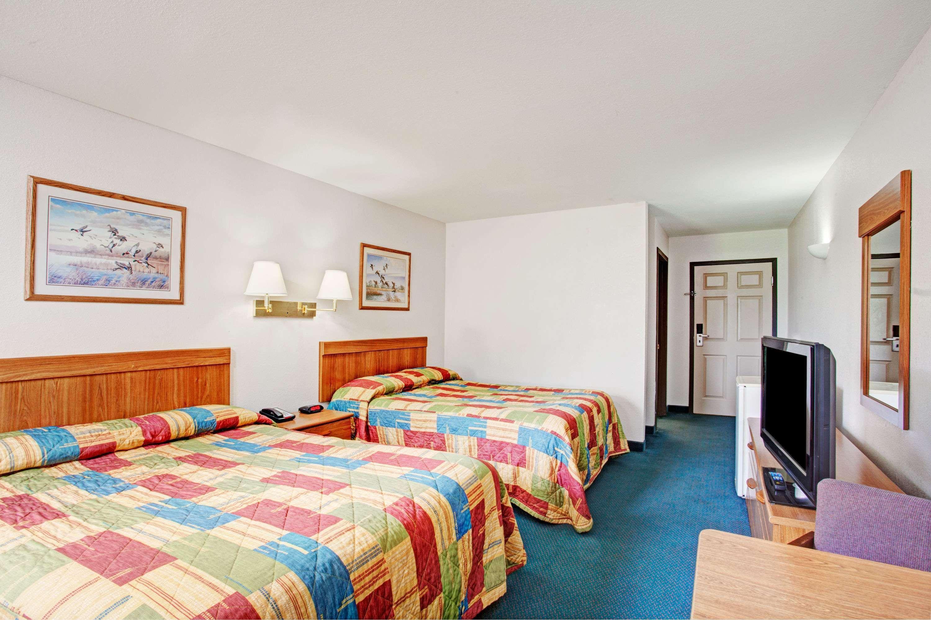 Super 8 By Wyndham Olive Branch Hotel Exterior photo